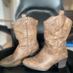Global Win cowgirl boots size 6